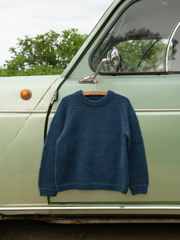 SandnesGarn Tiro Sweater Junior strikket i KOS, Smart eller Merinoull